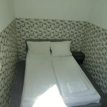 Hotel Rosenhof Am Main 3*