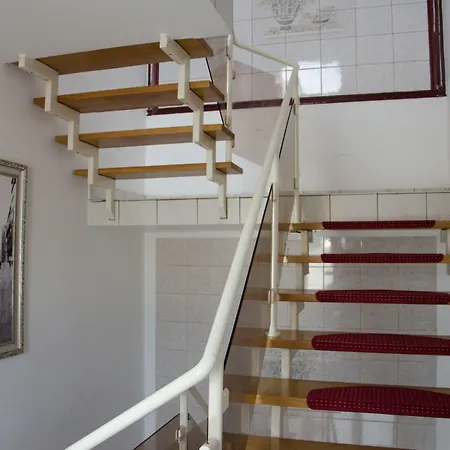 מלון Rosenhof Am Main 3*