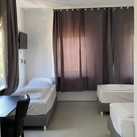 Rosenhof Am Main Hotel 3*