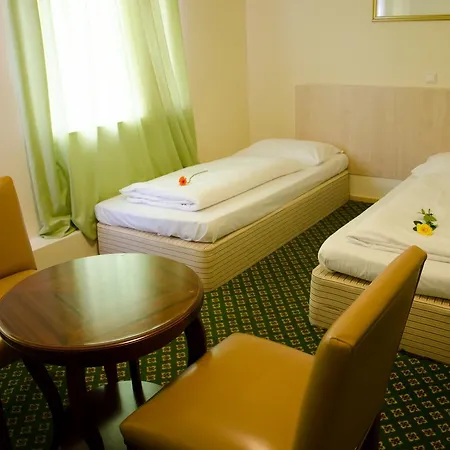 Rosenhof Am Main 3* אופנבאך